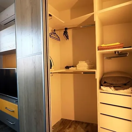 Apartment Unique 1 Bedroom Flat