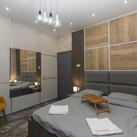 Unique 1 Bedroom Flat *