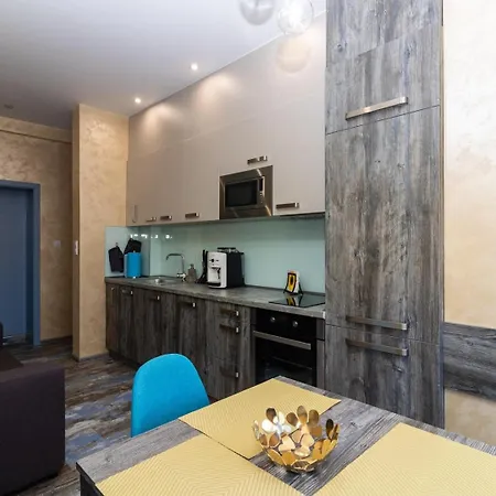 Апартамент Unique 1 Bedroom Flat *
