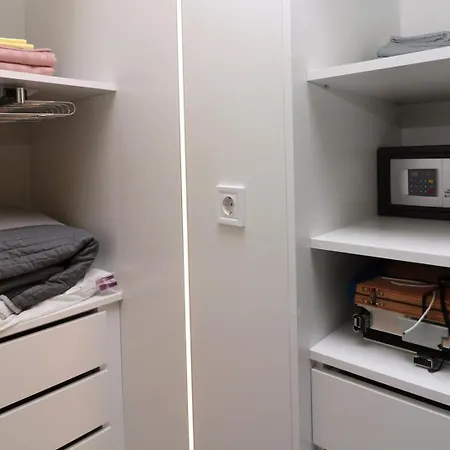 Unique 1 Bedroom Flat София