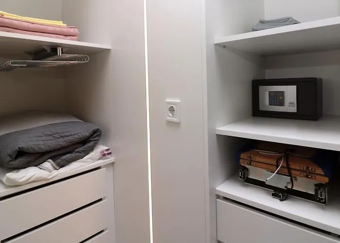 Unique 1 Bedroom Flat *